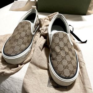 Women's Gucci Tennis 1977 slip-on sneaker size 10.